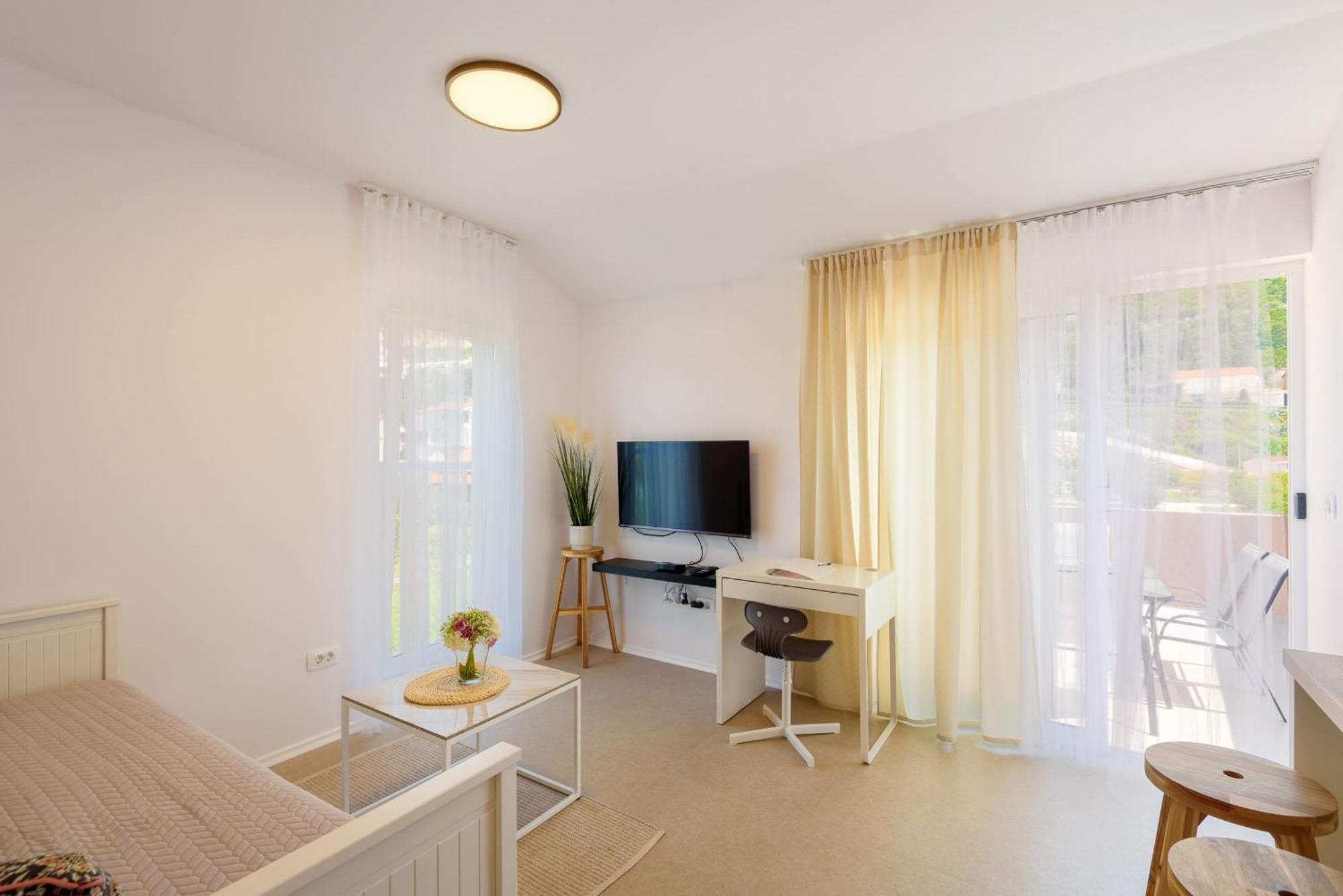 Apartmani Mostina Near River โพลเช ภายนอก รูปภาพ