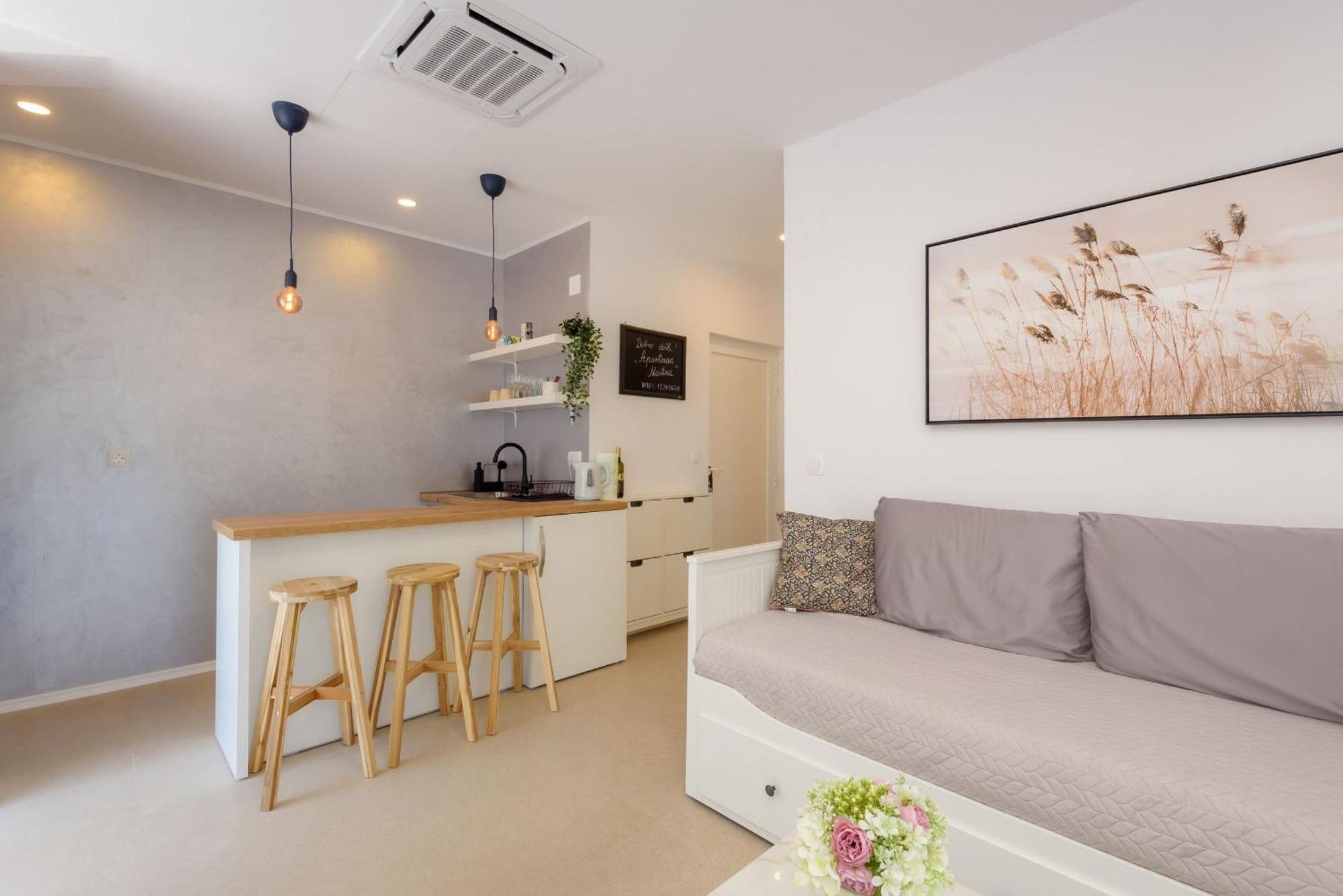 Apartmani Mostina Near River โพลเช ภายนอก รูปภาพ